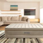 Надувная кровать со встроенным электронасосом (Intex 64428)